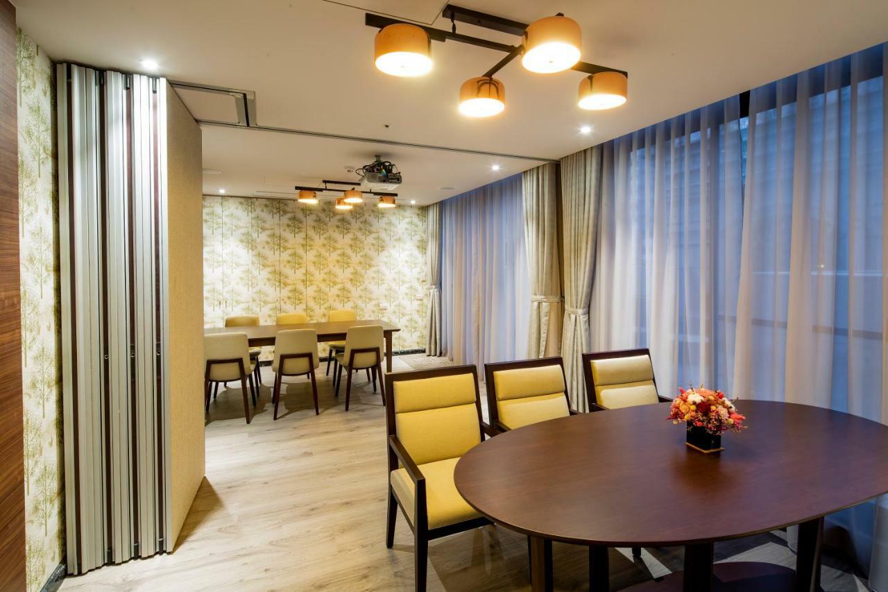 จัสต์ พาเลซ Hotel ไทเป ภายนอก รูปภาพ